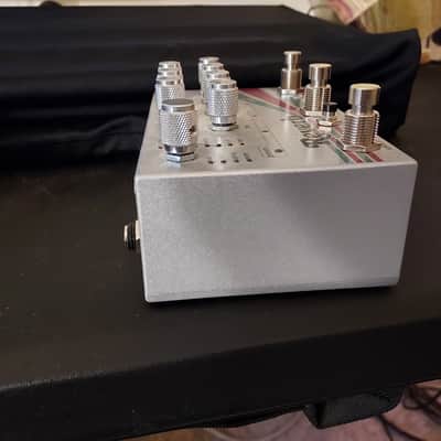 Empress Reverb 2010s - Graphic image 6