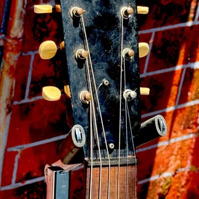 Gibson L-00 1934 - very early production w/a small Dark'burst crack free & as nice as they come ! image 6