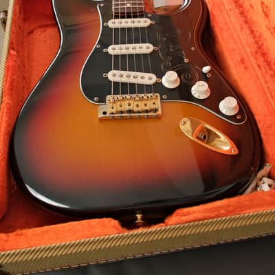 Fender Stevie Ray Vaughan Stratocaster with Pau Ferro Fretboard 2003/04 - 3-Color Sunburst image 2