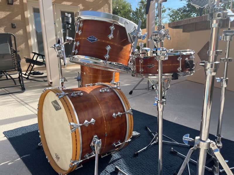 Craviotto Solid Cherry Drum Set – All drums signed by Johnny (2009) – 18/12/14 + 5.5 Snare – Collector Grade image 1