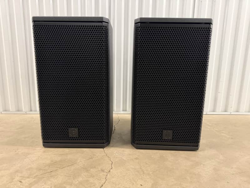 RCF NX 910-A Active PA Speakers (Pair) + Gator totes image 1