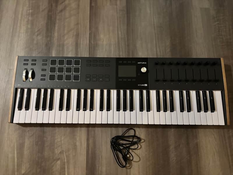 Arturia KeyLab 61 MkIII MIDI Controller - Black image 1