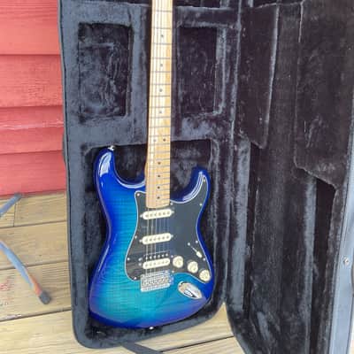 Fender Player Stratocaster HSS Plus Top with Maple Fretboard 2019 - 2021 - Blue Burst image 2