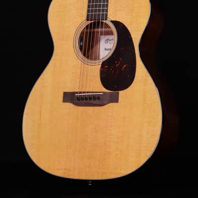 Martin 000-12E Retro Spruce Top with X Bracing, Martin E1 Pickup, Bag Included image 2