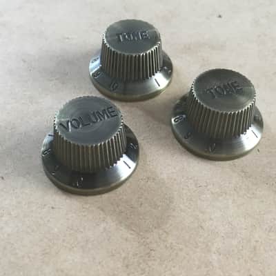 3 Shiny Vintage Antique Brass Finish Guitar Knobs For Fender Strat Light NOS Relic Wear image 4