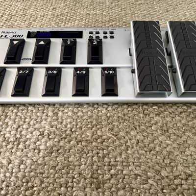 Roland FC-300 MIDI Foot Controller 2007 - 2023 - Silver image 2