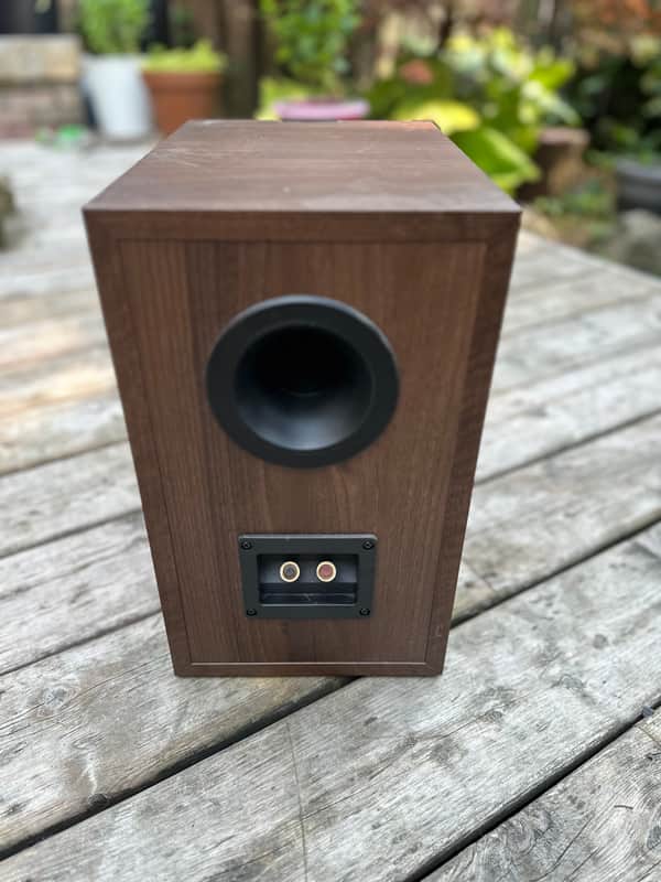 KEF  Q350 Speaker  2020's - Walnut image 1