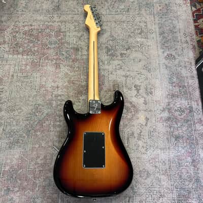 Fender Stratocaster 2022 - 3-Tone Sunburst image 8