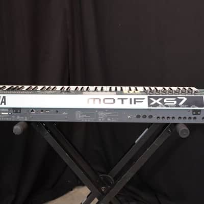Yamaha Motif XS 7 Production Synthesizer 2000s - Gray image 2