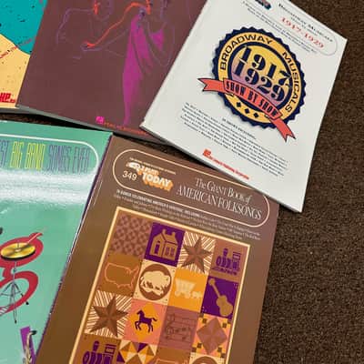 Lot of 7 Used Piano & Organ EZ Play Books including Jazz, Broadway, Folk, & More image 3