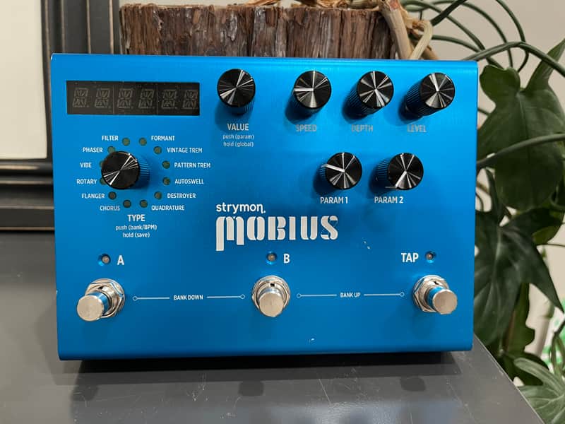 Strymon Mobius