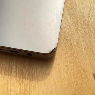 Apple MacBook Pro 16 inch 2019 - Space Gray image 3