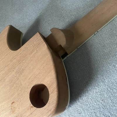 Tagima Guitar Tiger Maple Top Body with Mahogany Neck, Rosewood Fingerboard image 8