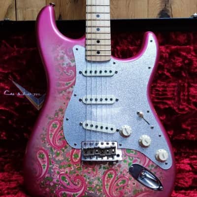 Fender Custom Shop Masterdesign 69 Stratocaster Journeyman Pink Paisley 2018 - Pink image 1
