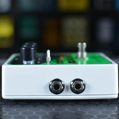 Electro-Harmonix Deluxe Electric Mistress XO Analog Flanger 2015 - 2023 - Black / Green image 3