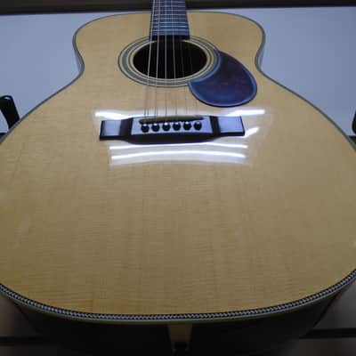 Eastman  E8OM-TC w/hard case image 4