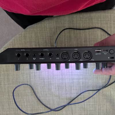 Novation Circuit Tracks Groovebox 2021 - Present - Black image 2