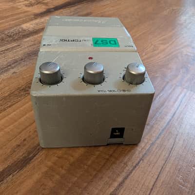 Ibanez DS7 Distortion Tone Loc Guitar Effects Pedal Silver Gray Tested Clean image 4