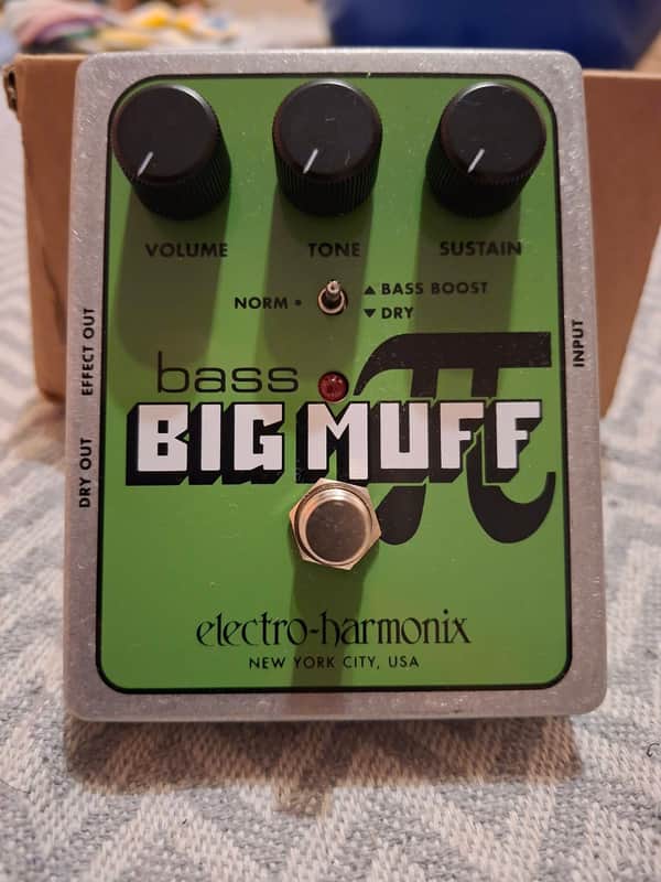 Electro-Harmonix Bass Big Muff Pi Distortion / Sustainer 2008 - Present - Green image 1