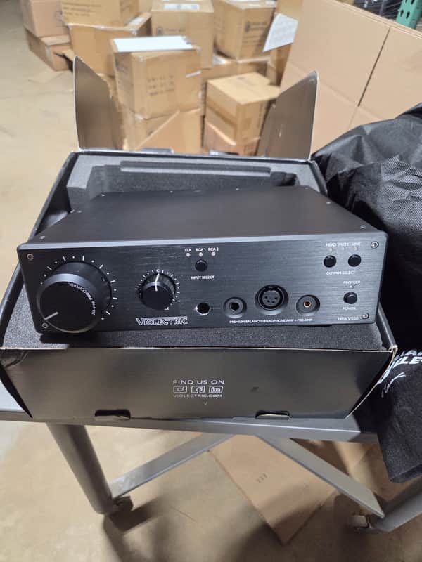 Violectric HPA V550 Pro Desktop Headphone Amplifier and Preamp (B-Stock)