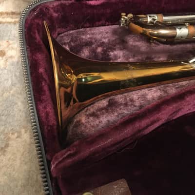 SUMMER DEAL RARE LARGE BORE HOLTON MODEL 51 TRUMPET ORIGINAL FINISH COMPRESSION FINE LARGEST BORE HOLTON MADE ELKGART MADE WITH GOOD CASE image 22