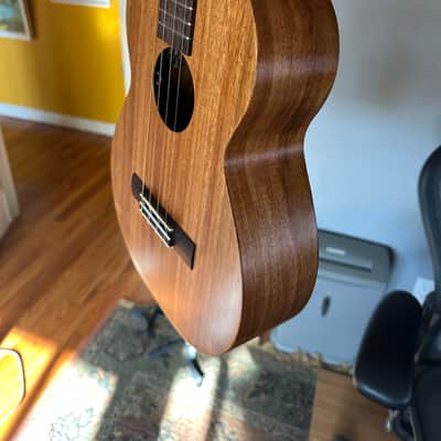 Kamaka HF-4 Baritone Ukulele (2023), ser. #231277, original black tolex hard shell case. image 5