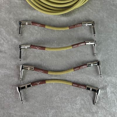 Fender 25' Instrument cable and 4 6" patch cable lot image 1