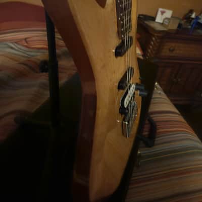 U.S. Masters Guitar Works Custom Built Vector ( Super Strat ) 2000s Cream Cloud Burst image 4