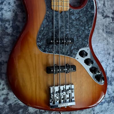 Fender Player Plus Jazz Bass Sienna Sunburst with extras image 4
