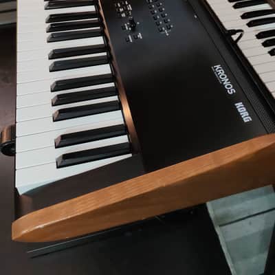 Korg Kronos 2 73 with Synthonia Libraries image 6