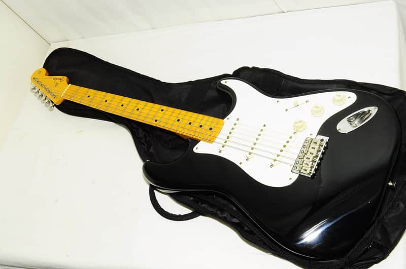 2002-2004 Fender Japan Stratocaster Q Serial Electric Guitar Ref No 3607 image 1