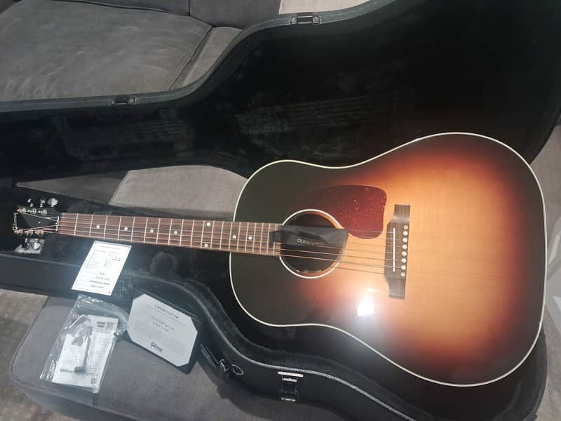 Gibson Custom J-45 Custom Red Spruce Acoustic Guitar - Vintage Sunburst