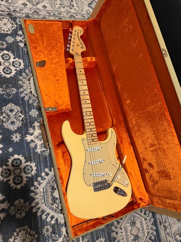 Fender Yngwie Malmsteen Artist Series Signature Stratocaster with Maple Fretboard - Vintage White