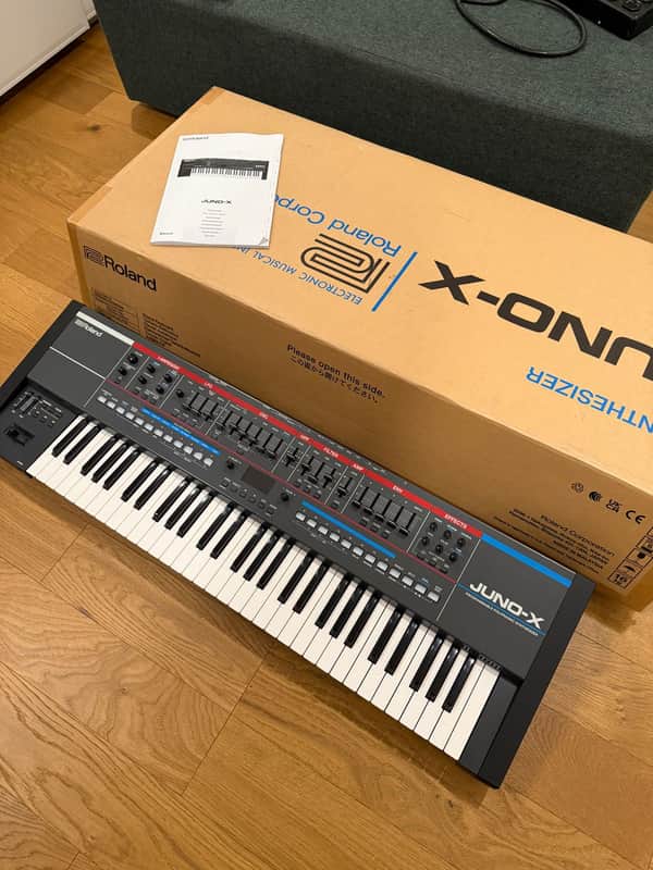 Roland Juno-X 61-Key Programmable Polyphonic Synthesizer