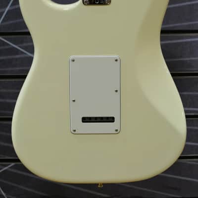 Fender Jeff Beck Stratocaster - Olympic White - Incl Vintage Style Tweed Case image 2