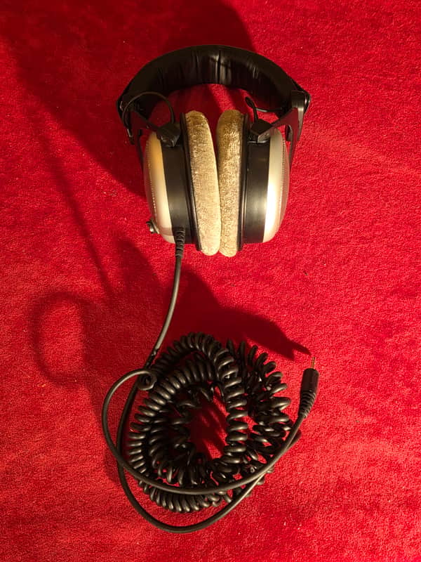 Beyerdynamic DT 880 Pro Semi-Open Studio Headphones image 1