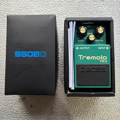 Boss TR-2 Tremolo (Silver Label) 1997 - Present - Green image 8