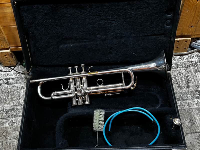 E-Benge Los Angeles MLP 3 bell Silver Trumpet w Case image 1