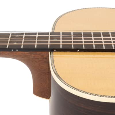 Martin 000-28 Standard Series Acoustic Guitar - Natural image 9