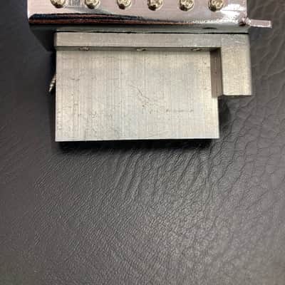 LIKE NEW Electric Guitar Bridge image 4