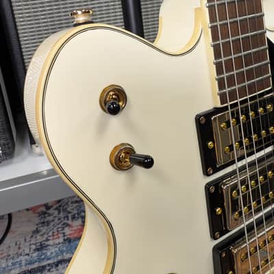 Gretsch G2627TG Streamliner Center Block 3-Pickup 2020 - 2021 - White image 5