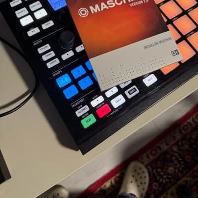 Native Instruments Maschine MKII 2010s - Black image 2