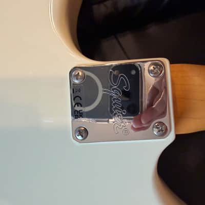 Squier J Mascis Jazzmaster with Laurel Fretboard 2018 - Present - Vintage White image 8