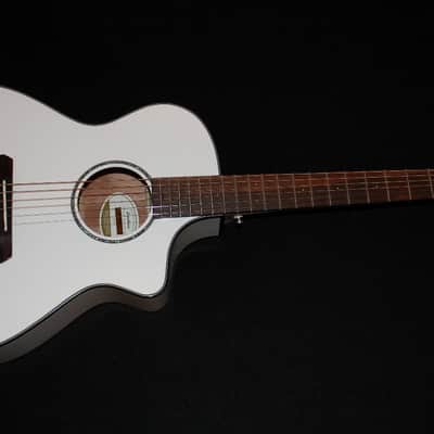 Breedlove Pursuit Concert CE Acoustic Electric Guitar White w/ Gigbag image 1