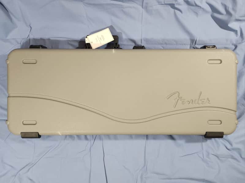 Fender Guitar Case - Stratocaster/Telecaster- Silver/Blue Model #: 0996102324 image 1