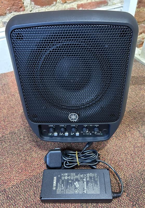 Yamaha Stagepas 100 BTR Portable Battery PA (Inc Bag) image 1