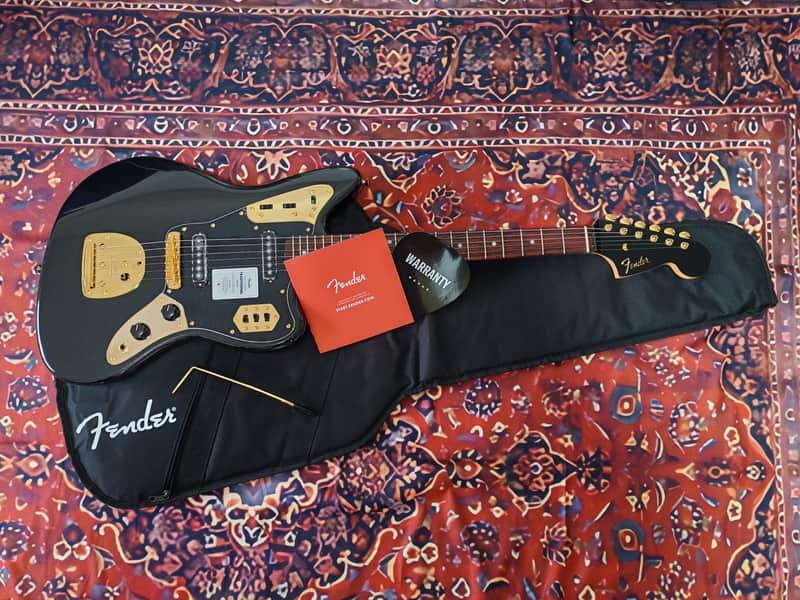 *NEW IN BOX* 2025 Fender Japan Limited Edition Traditional Collection, 60's Jaguar Black Pearl Gold with Matching Headstock, MIJ