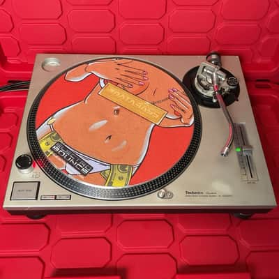 Technics SL1200MK2 Turntables Set Of 2 W/ Flight Cases image 2