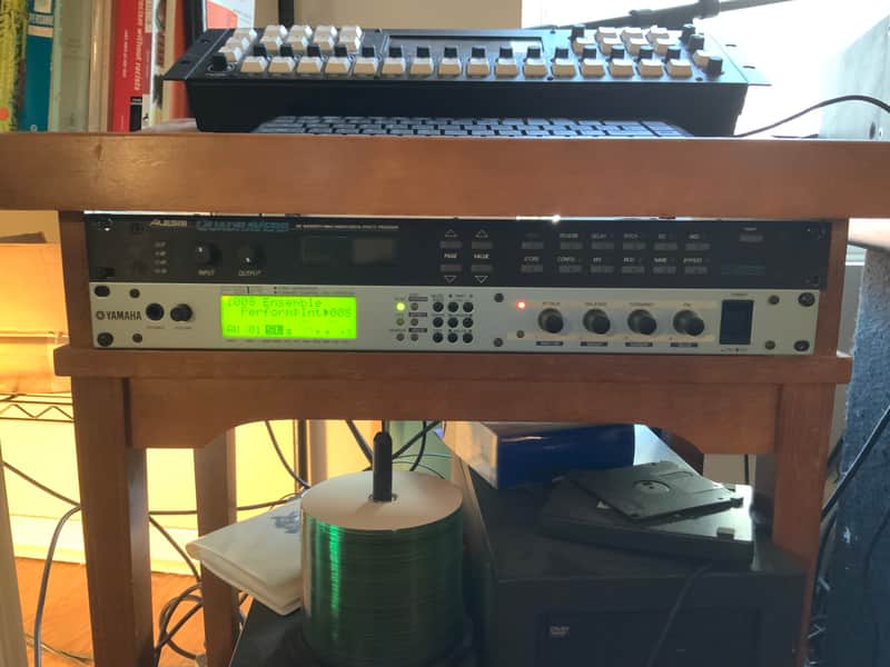Yamaha FS1R FM Tone Generator 1998 - Silver image 1