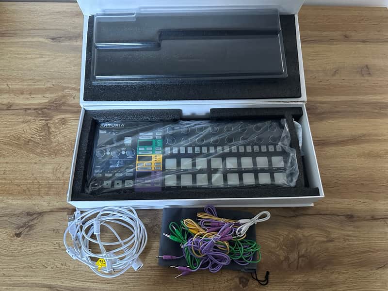 Arturia BeatStep Pro Black Edition MIDI Controller 2019 - 2021 - Black image 1